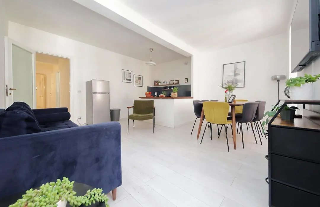 Monti Spacious Apartment 2-1